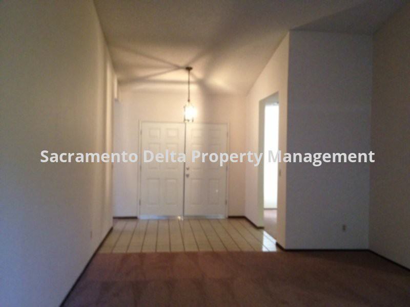 135 Cedro Cir - Photo 3 of 19