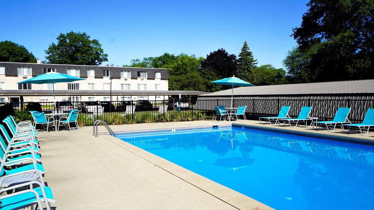 3050 Maple Grove - Photo 2 of 33