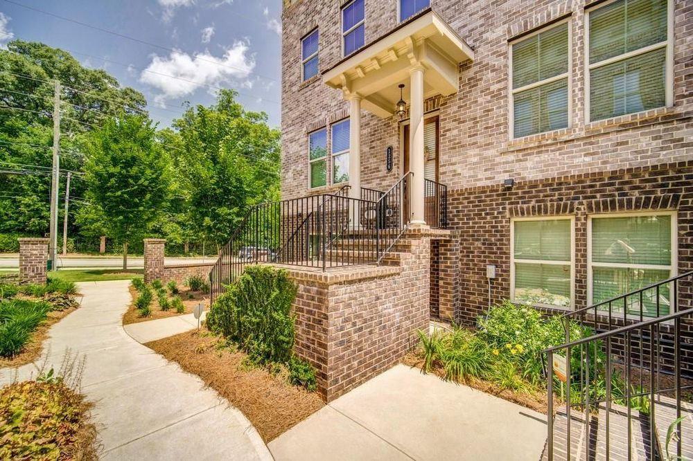 1256 Virginia Ct Ne - Photo 3 of 27