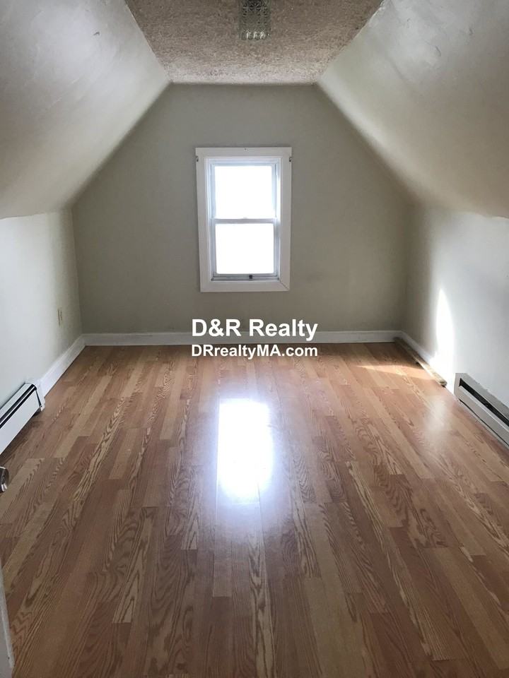 Dexter & Main 2, Medford, MA 02155 4 Bedroom Apartment for Rent