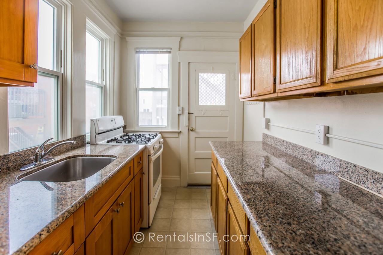 1718 48th Ave - Photo 2 of 10