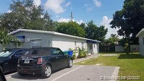 4555 4555 NW 4th Ter #B - Photo 3 of 3