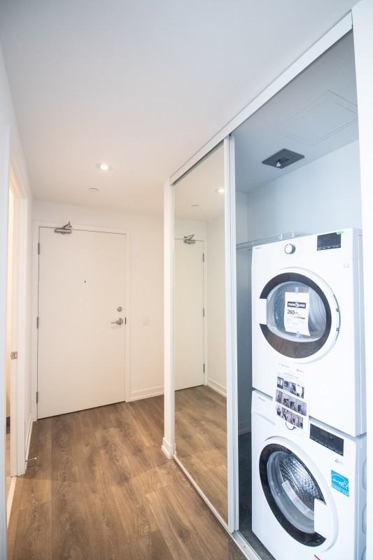 100 New Park Place - Photo 3 of 19