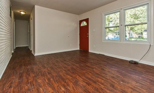 137 7th Ave Ct NE - Photo 3 of 13