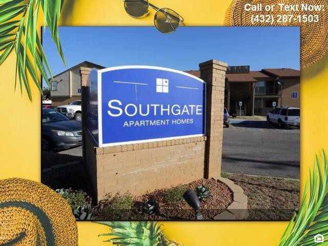 2735 E 8th St - Photo 3 of 27