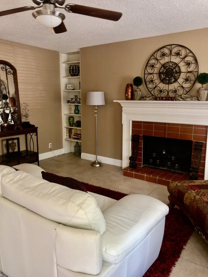 2426 South Graham Drive - Photo 2 of 19