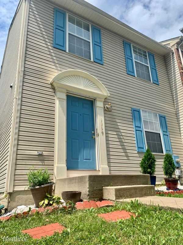 1239 Dahlia Ln - Photo 2 of 25