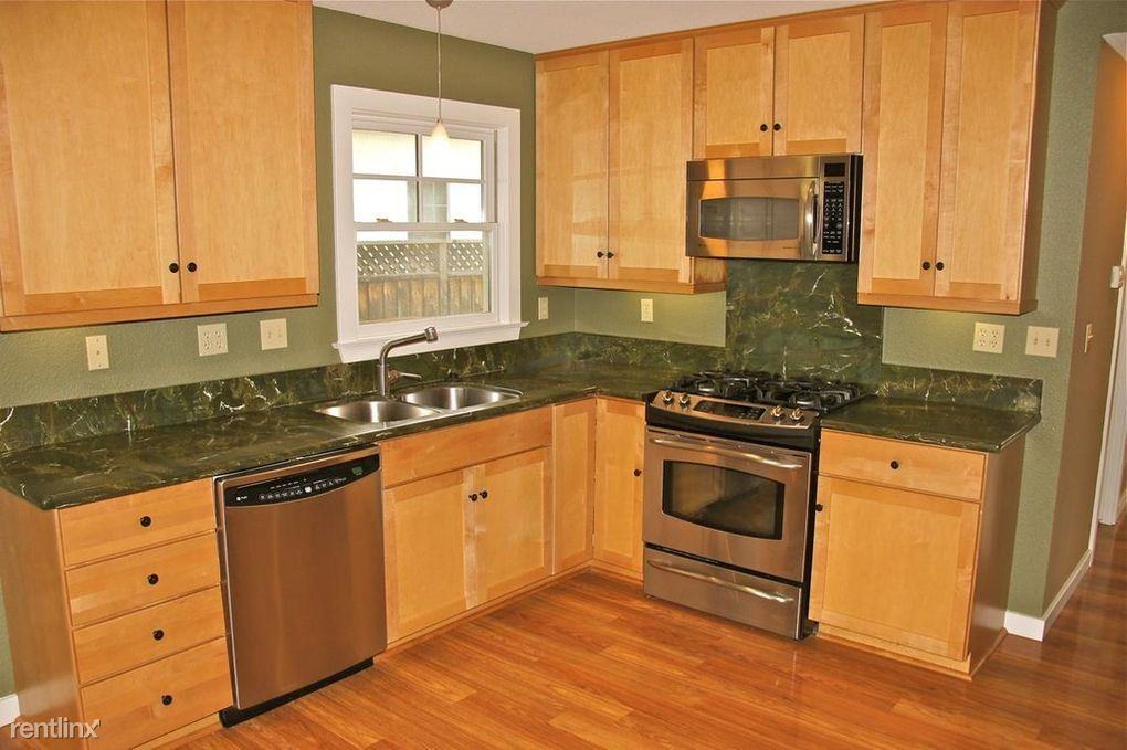 471 Jefferson St - Photo 2 of 6