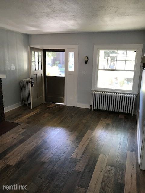 205 N 4th St - Photo 2 of 7