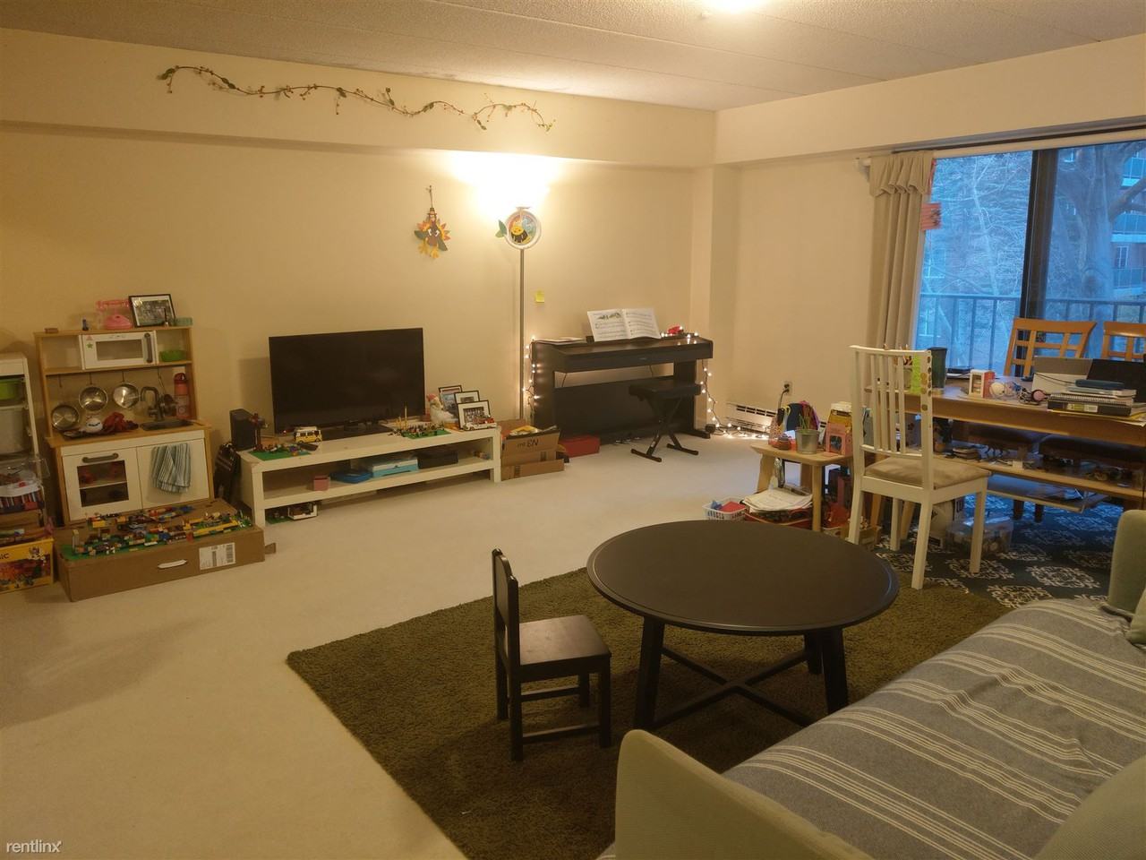 135 Pleasant St - Photo 3 of 9