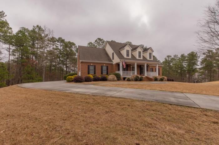 125 Farmington Dr - Photo 3 of 50