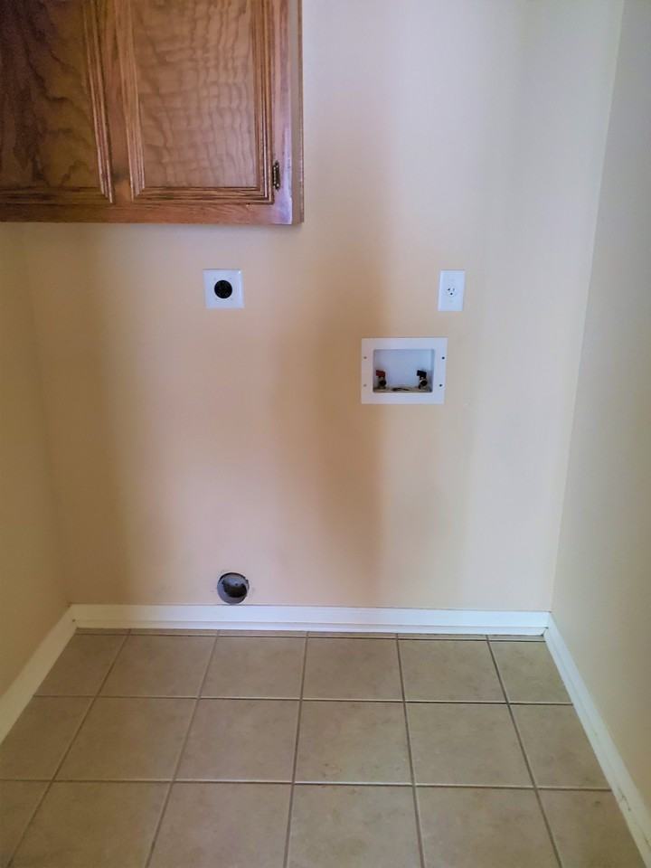 1412 Van Zanten Ct - Photo 3 of 20