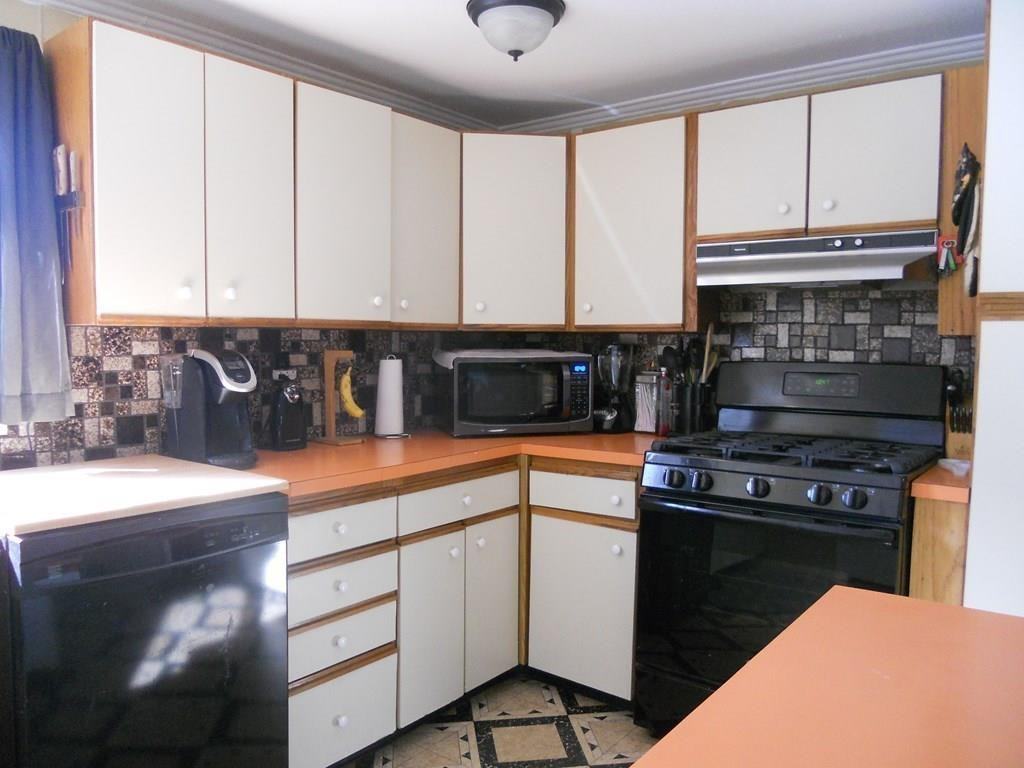 73 Walker Rd Unit 1 - Photo 3 of 9