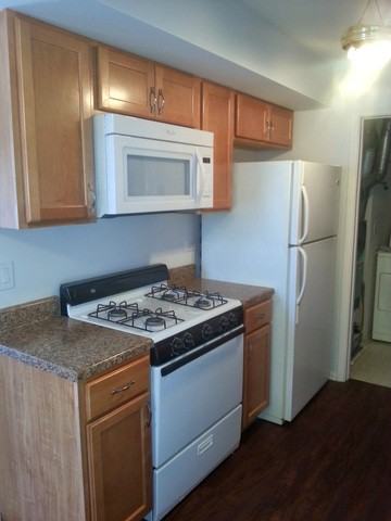 330 Hampton Ct #D - Photo 2 of 9