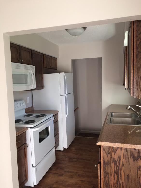 215 E Watrous Ave - Photo 3 of 5