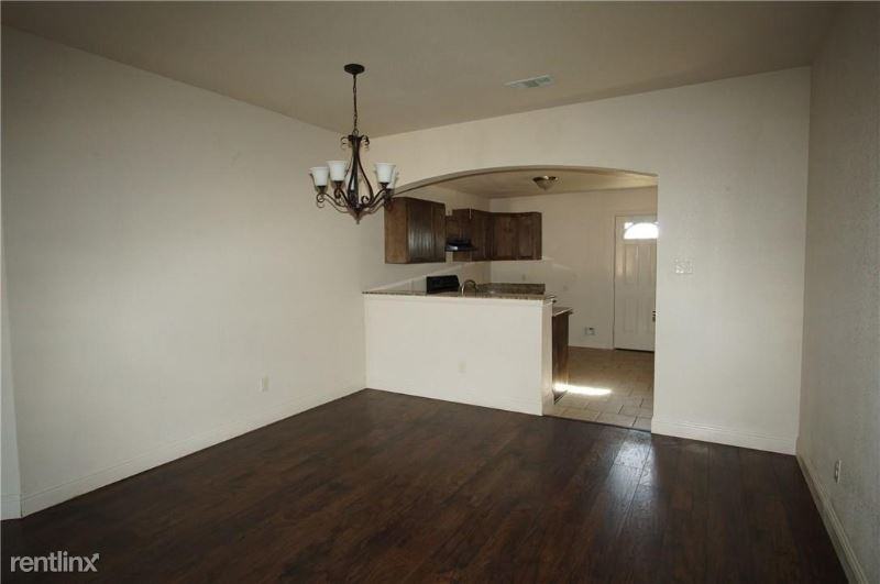 3404 Colonial Dr - Photo 2 of 11