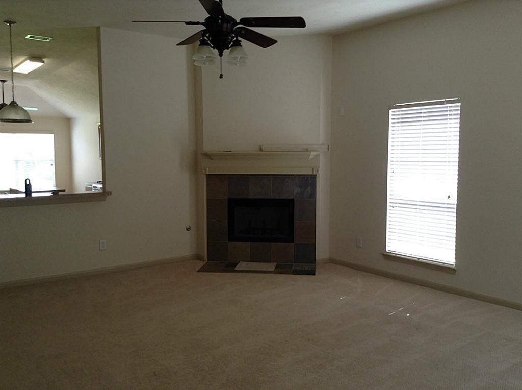 11719 Elizabeth Ct - Photo 3 of 9