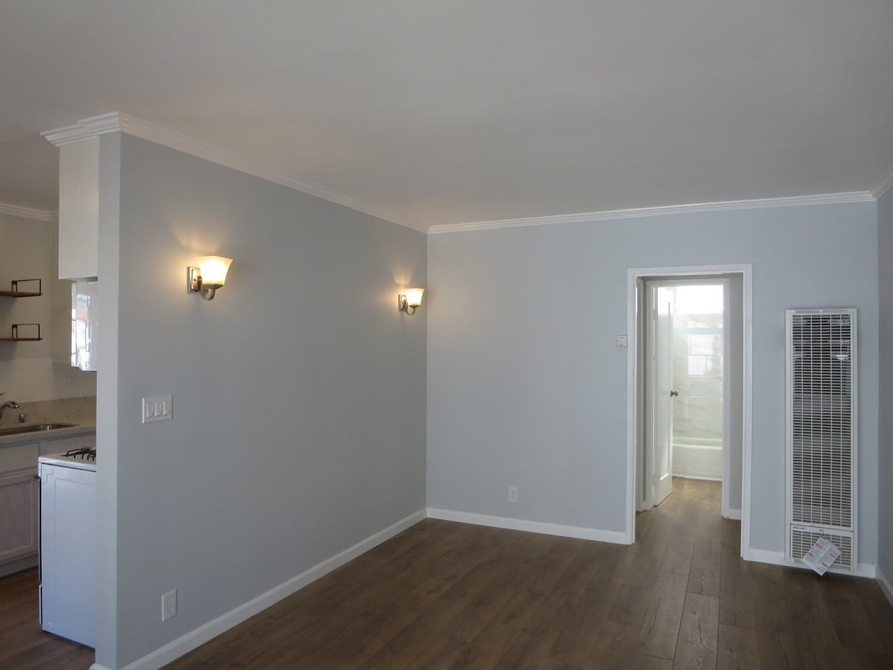 1357 Edgecliffe Drive #1 - Photo 7 of 12