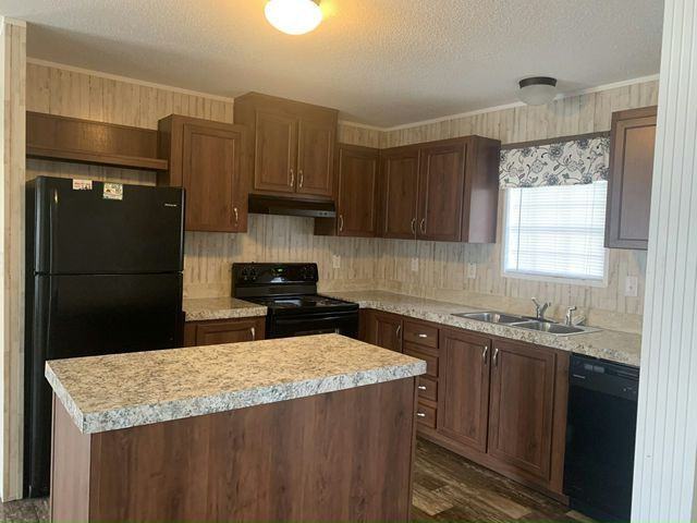 1752 Hogue Ave - Photo 2 of 7
