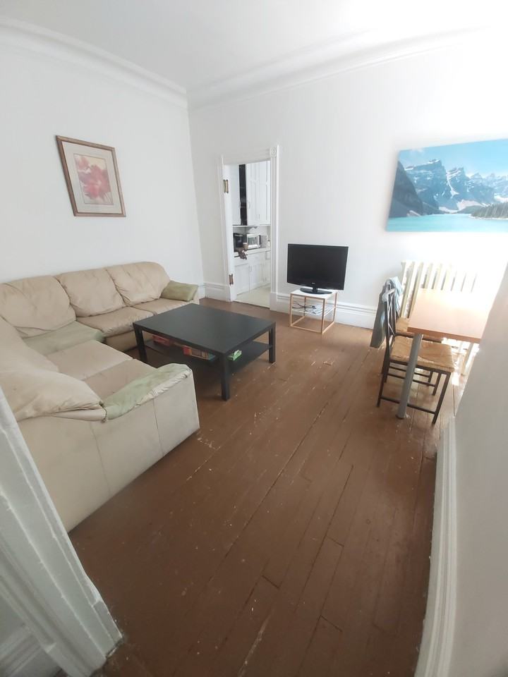 3447 Jeanne-Mance - Photo 3 of 12