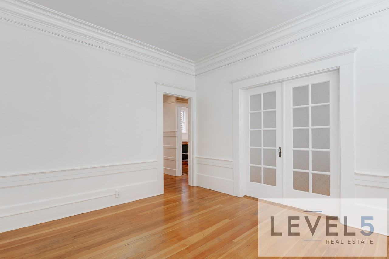 2662 Baker Street - Photo 2 of 15