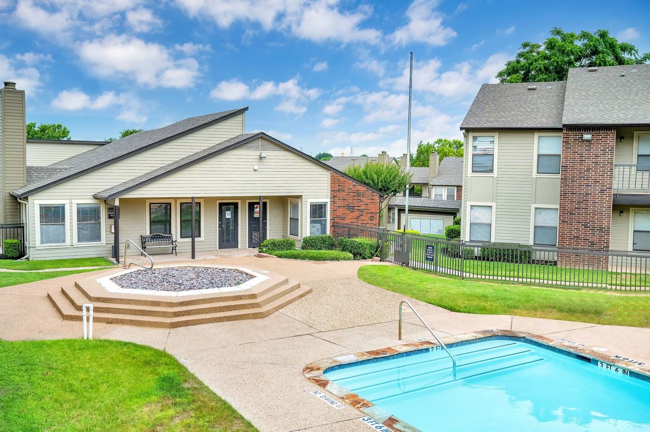 z-100121-Creekside - Photo 4 of 12