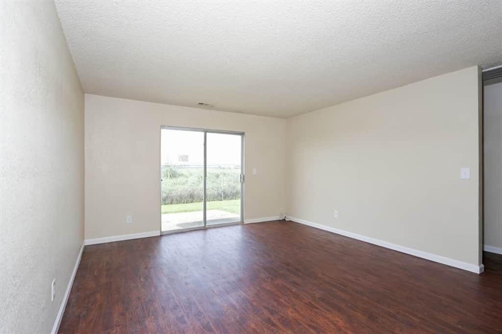 1149 School St - Photo 3 of 16