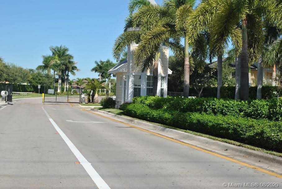 2615 Ne 4th St Unit 102 - Photo 2 of 14