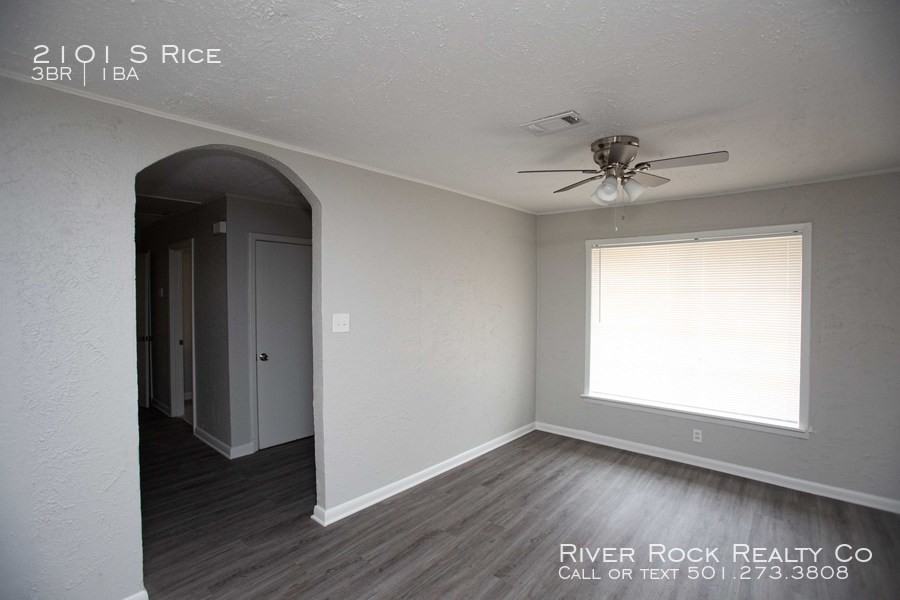 2101 Rice St - Photo 2 of 11