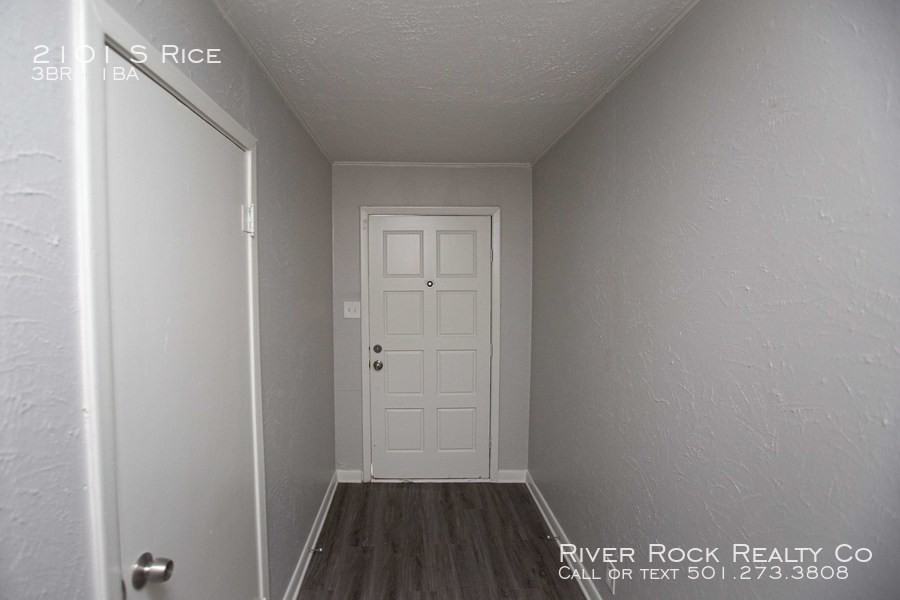 2101 Rice St - Photo 3 of 11