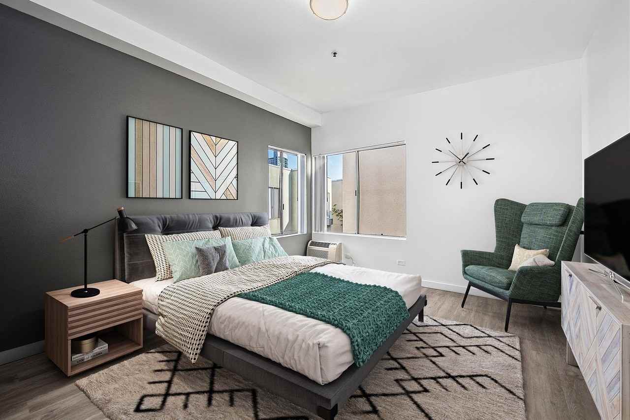 J Street Inn - Photo 2 of 62