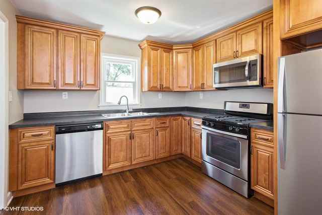 1076 W Station St - Photo 2 of 14