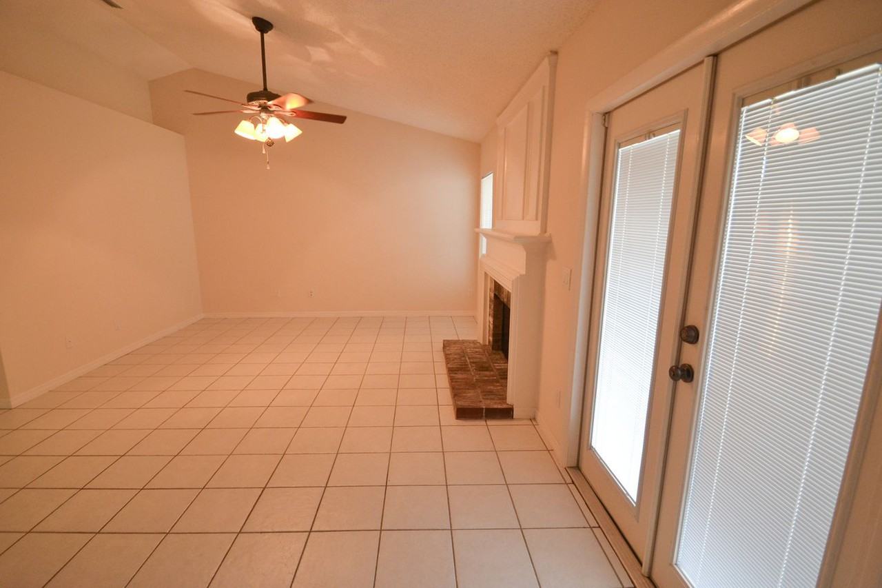 9777 Fox Chapel Rd - Photo 3 of 11