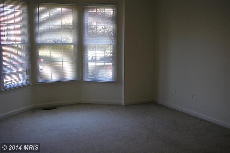 840 Albion Pl - Photo 3 of 29