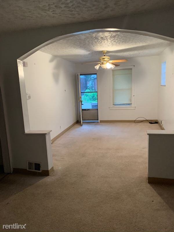 2120 67th St - Photo 3 of 6