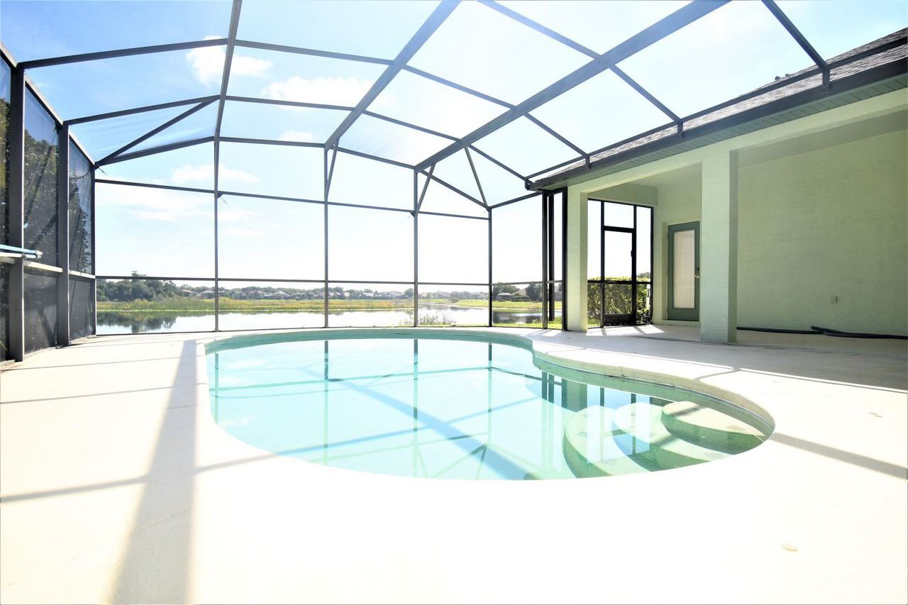 1632 Cherry Ridge Dr - Photo 3 of 32