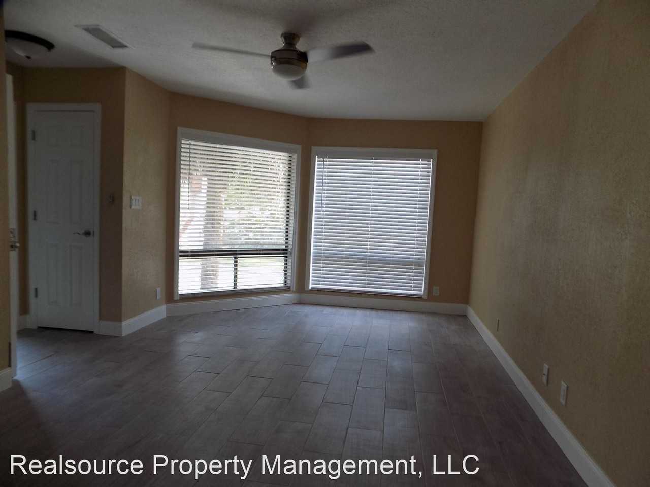 2526 Lemon Tree Ln #4L - Photo 2 of 10