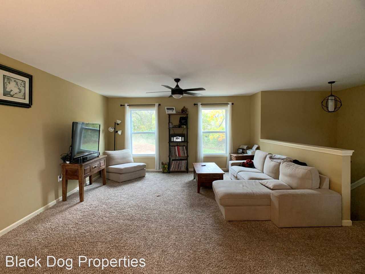 307 3rd St - Photo 3 of 23