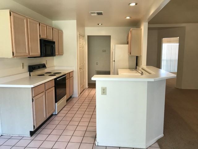 13418 S 38th Pl - Photo 3 of 14