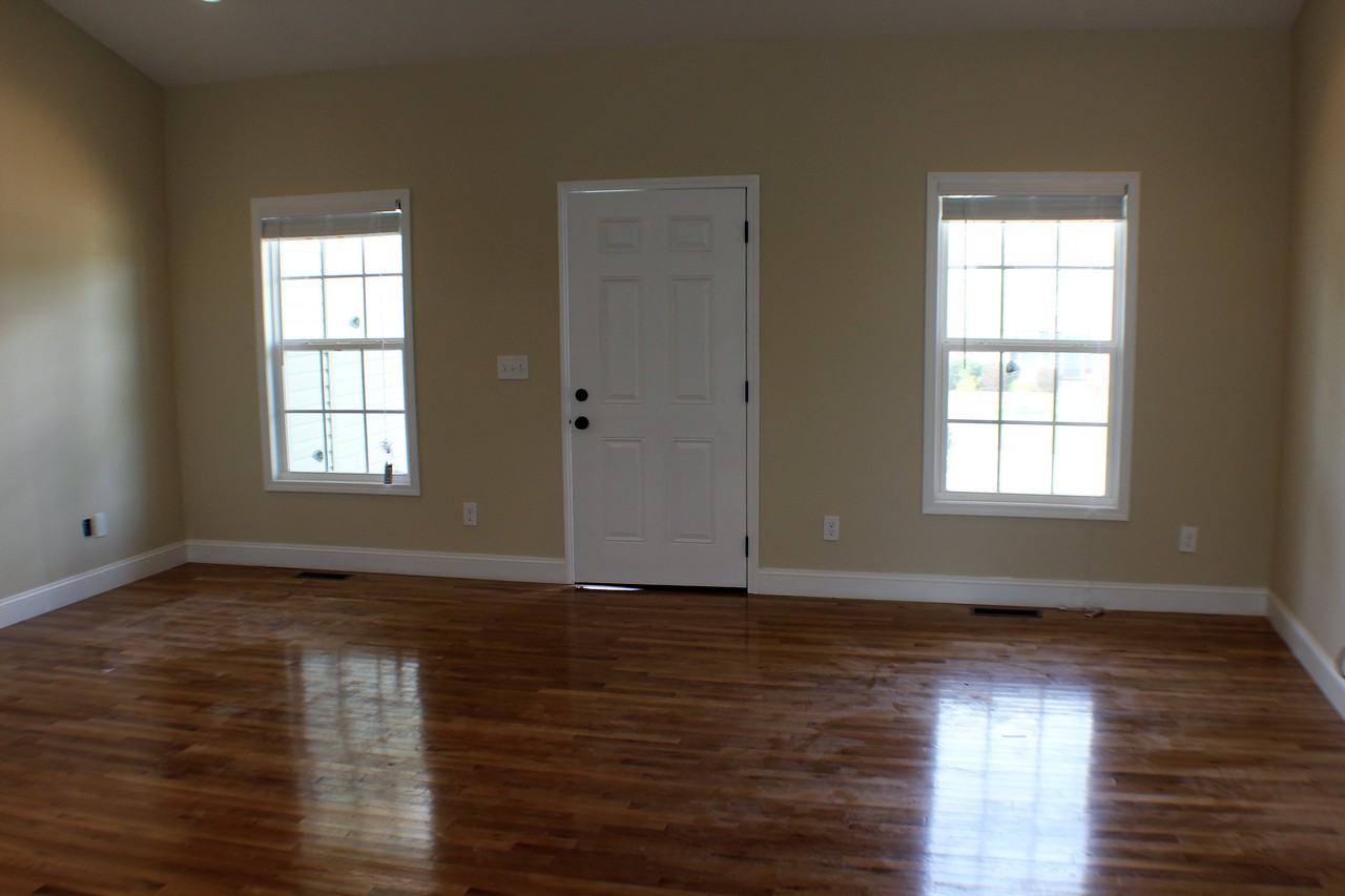 2648 Park West Dr - Photo 2 of 7