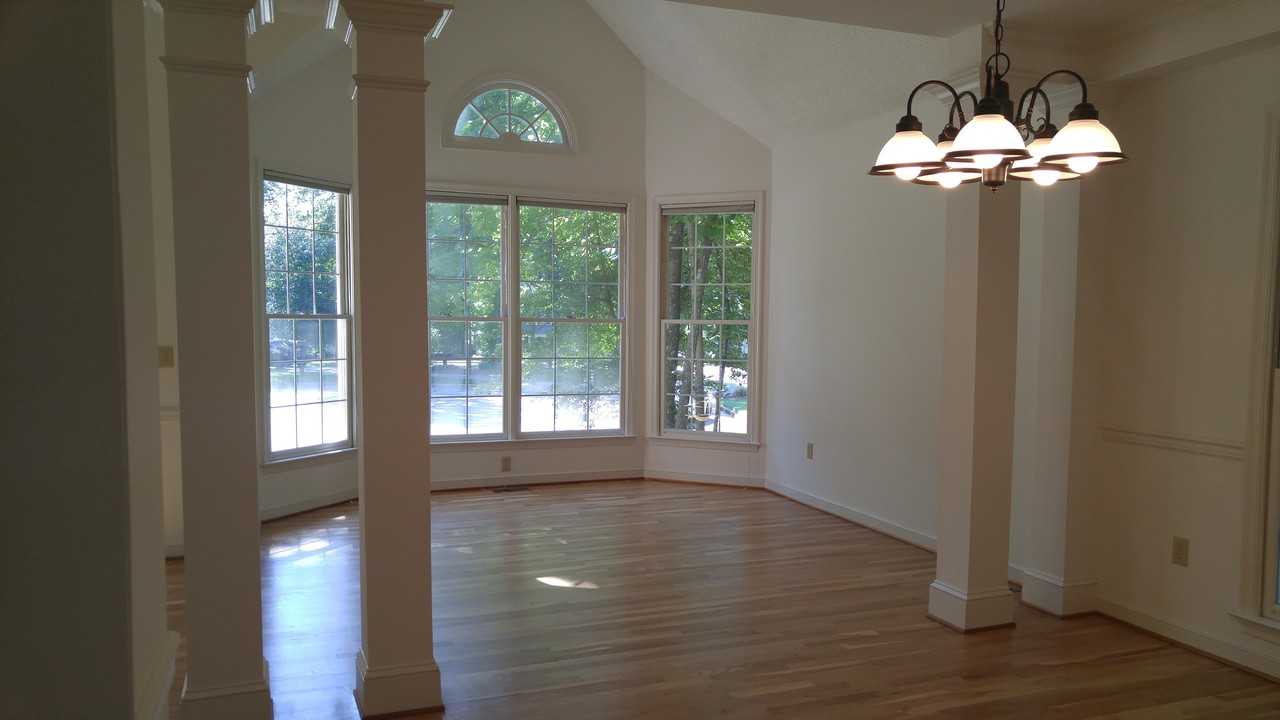 9207 Abingdon Manor Ct - Photo 3 of 22