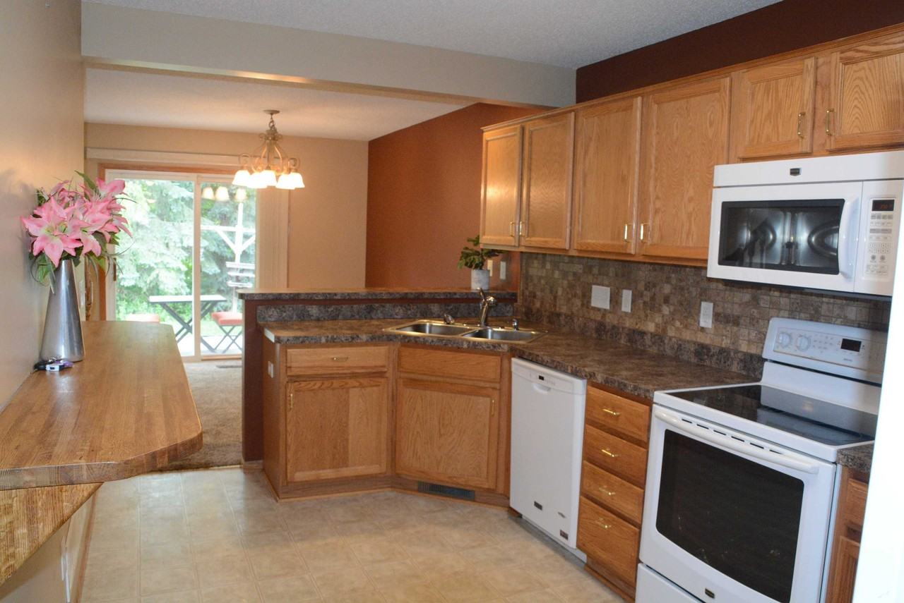 8954 Pheasant Ln - Photo 3 of 11