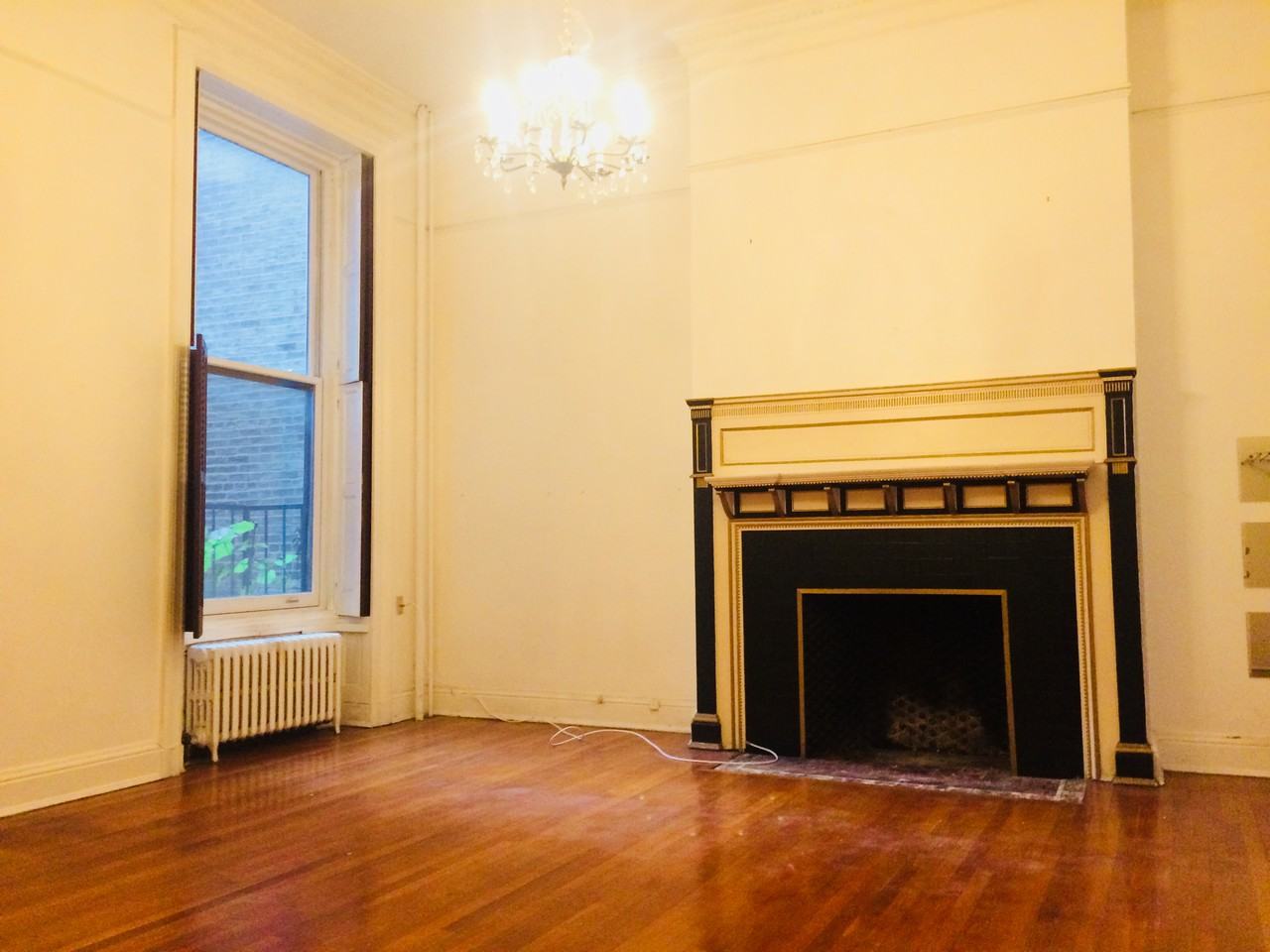 16 West Mount Vernon Place #2B