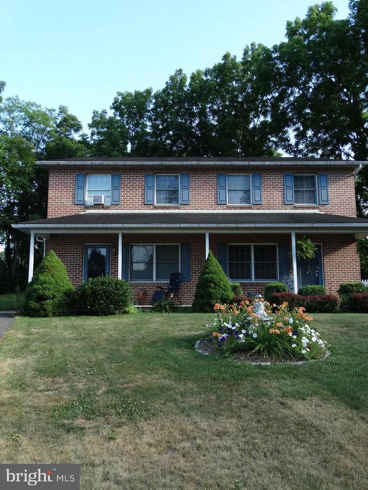 10932 Antrim Ct - Photo 2 of 20