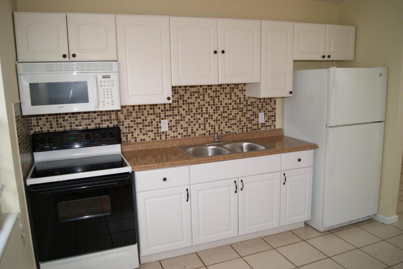 511 Hunter St - Photo 2 of 9