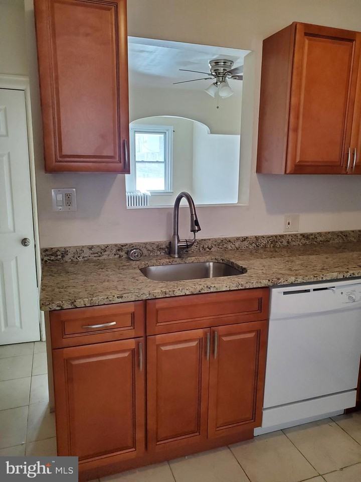 151 W Nedro Ave - Photo 3 of 6