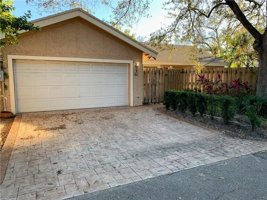 79 Forest Circle - Photo 2 of 11