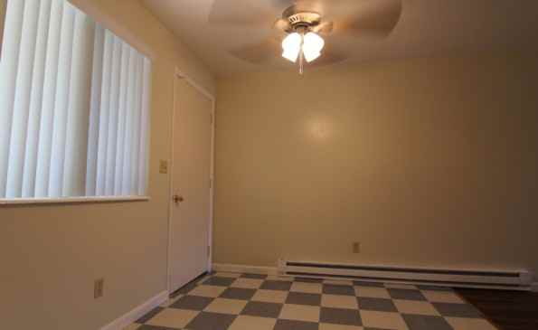 1090 Canal Avenue - Photo 3 of 7