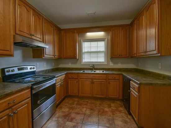 1571 Spencer Drive - Photo 3 of 8