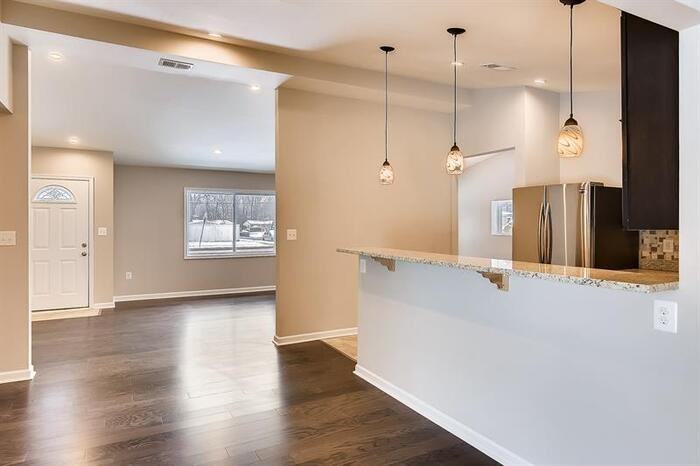 6724 Alter St - Photo 3 of 19